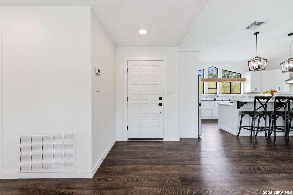 46 E Hampton Seguin TX 78155