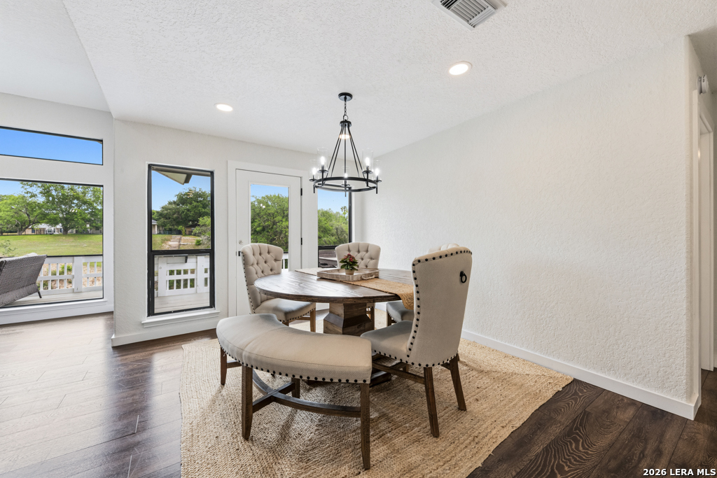 46 E Hampton Seguin TX 78155