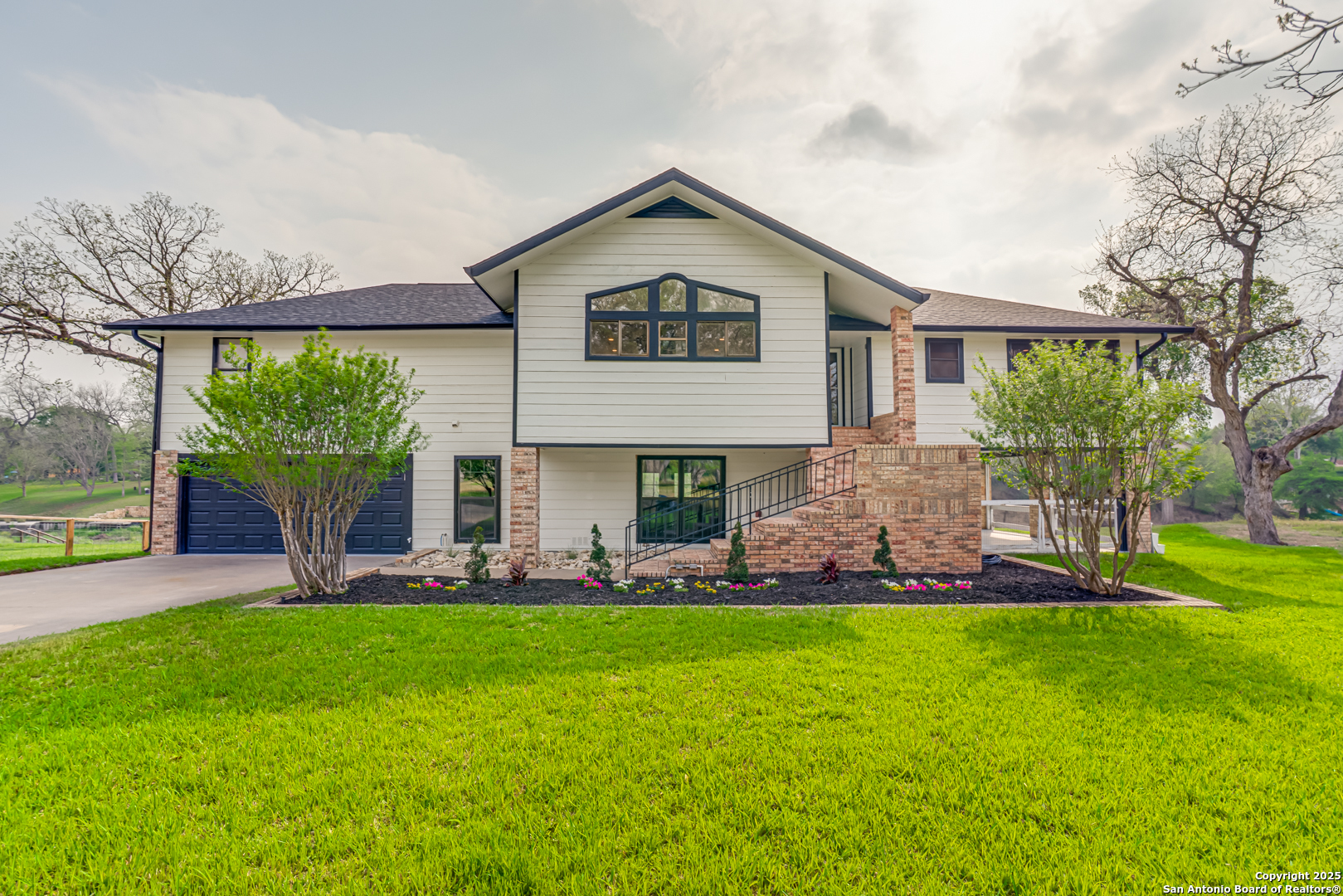 46 E Hampton Seguin TX 78155