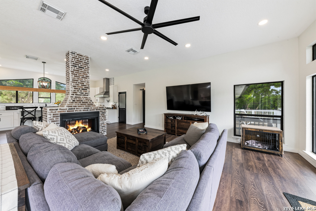 46 E Hampton Seguin TX 78155