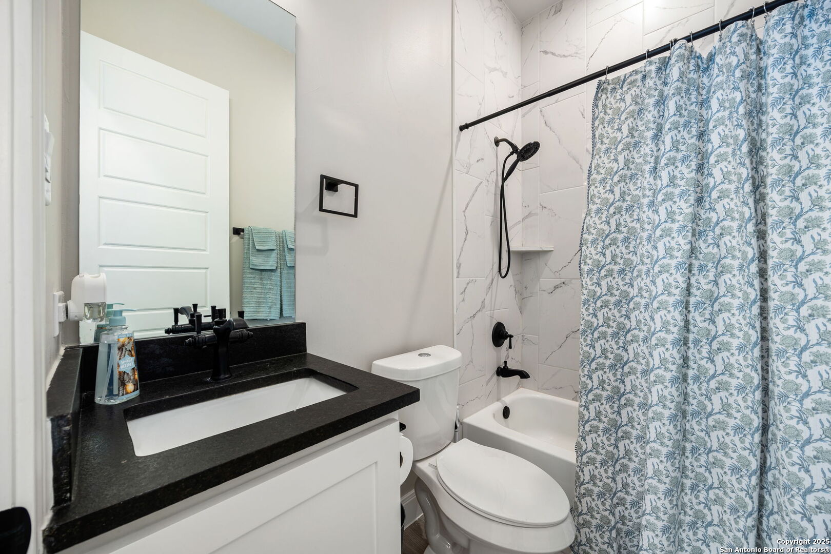 1848 Private Road 2771 Mico TX 78056