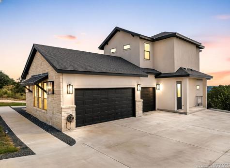 1848 Private Road 2771 Mico TX 78056