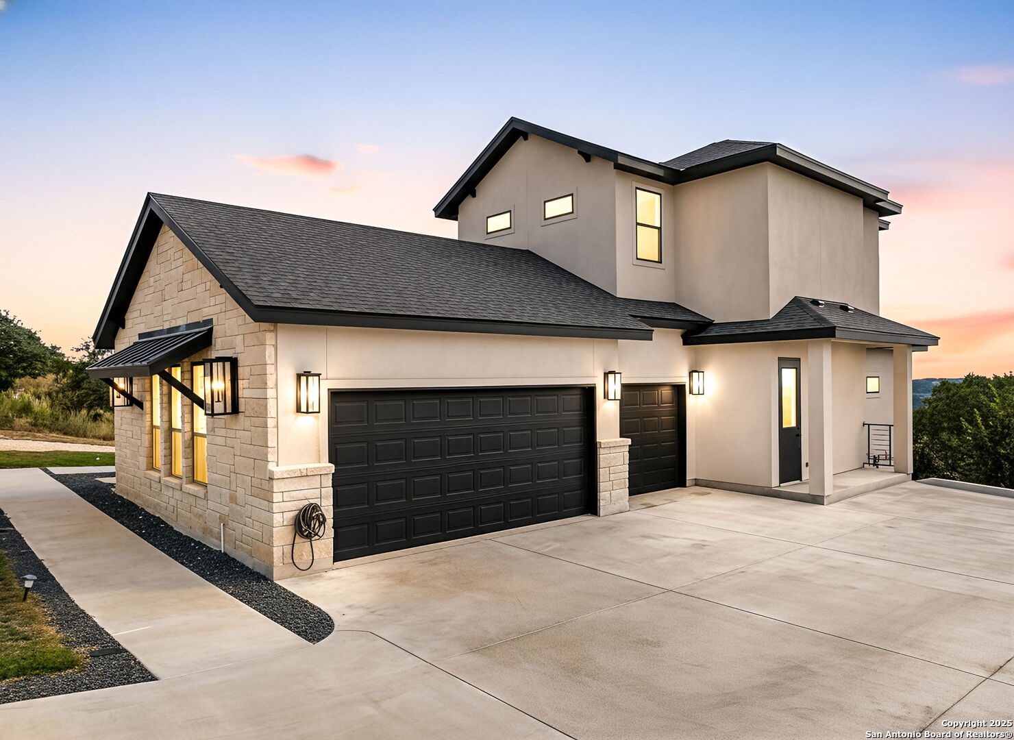 1848 Private Road 2771 Mico TX 78056