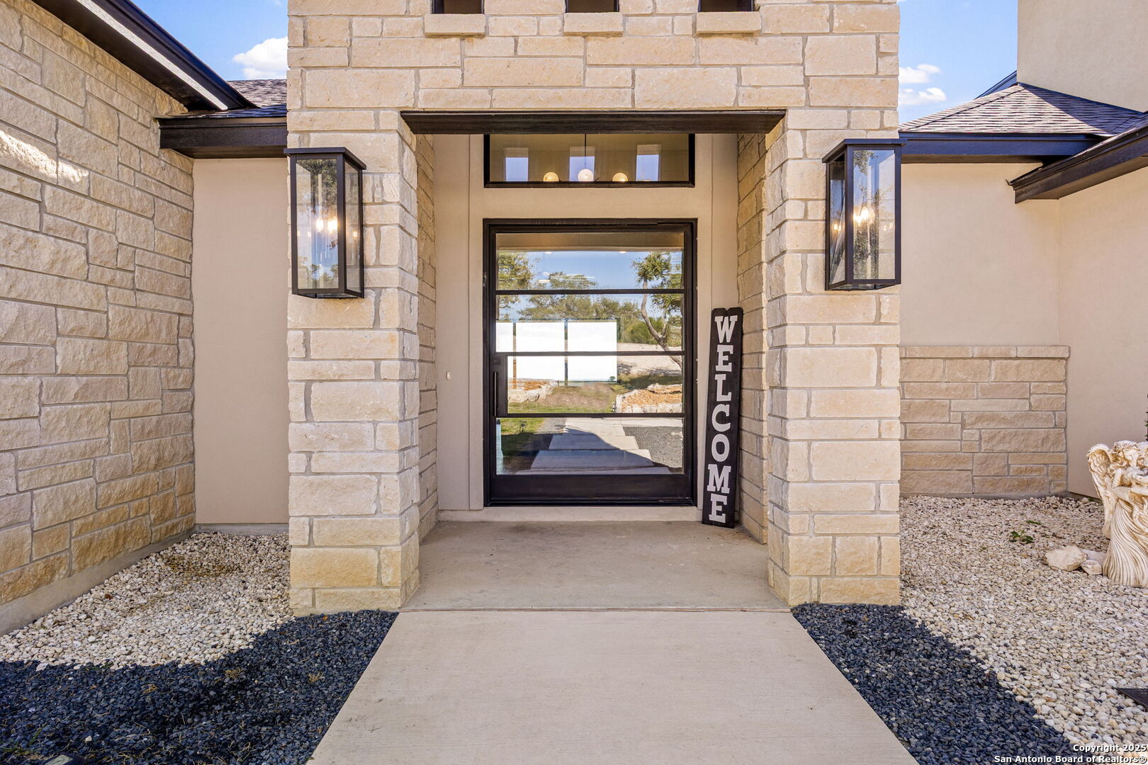 1848 Private Road 2771 Mico TX 78056