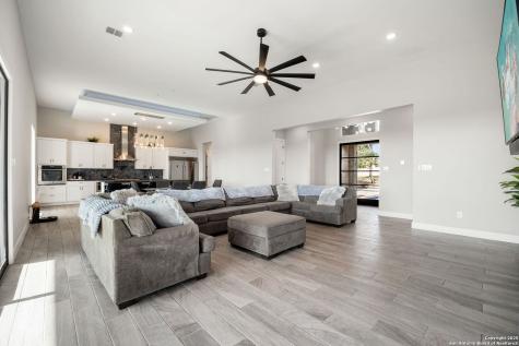 1848 Private Road 2771 Mico TX 78056