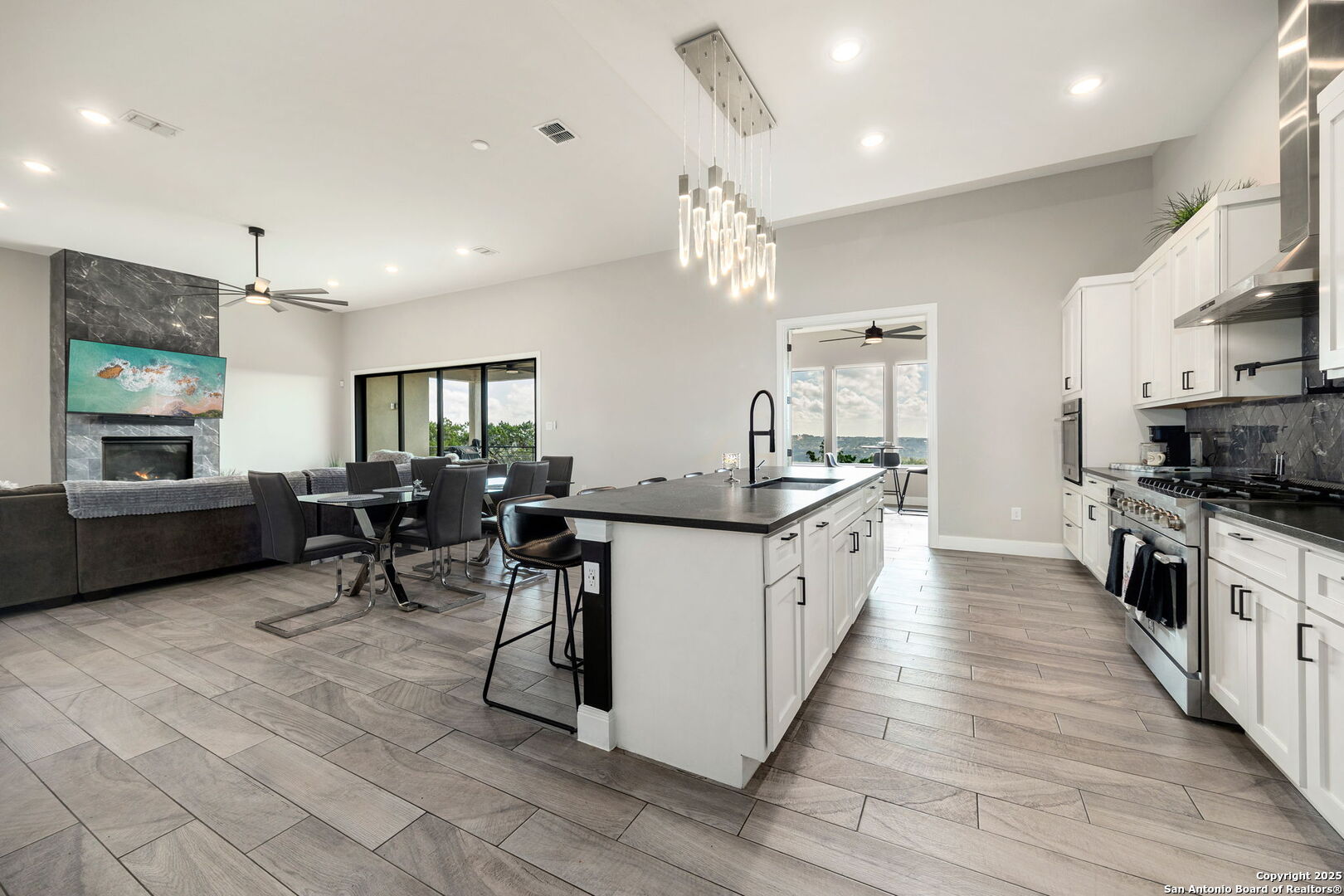 1848 Private Road 2771 Mico TX 78056