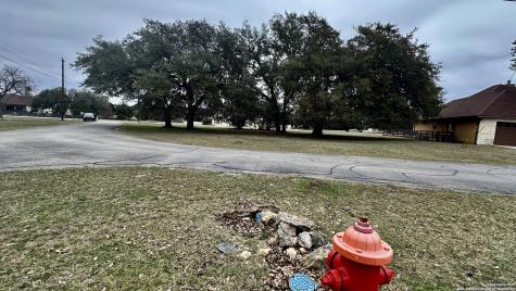 000 Tawny Oak Bandera TX 78003