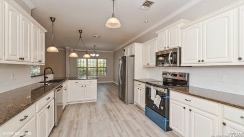 1974 Canyon Bend Canyon Lake TX 78133