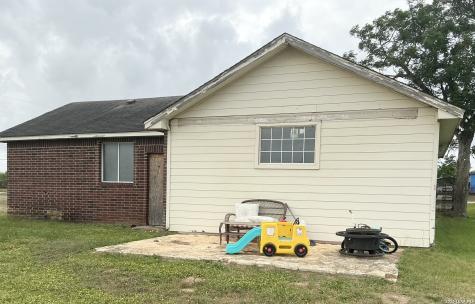 601 State Highway 123 Stockdale TX 78160