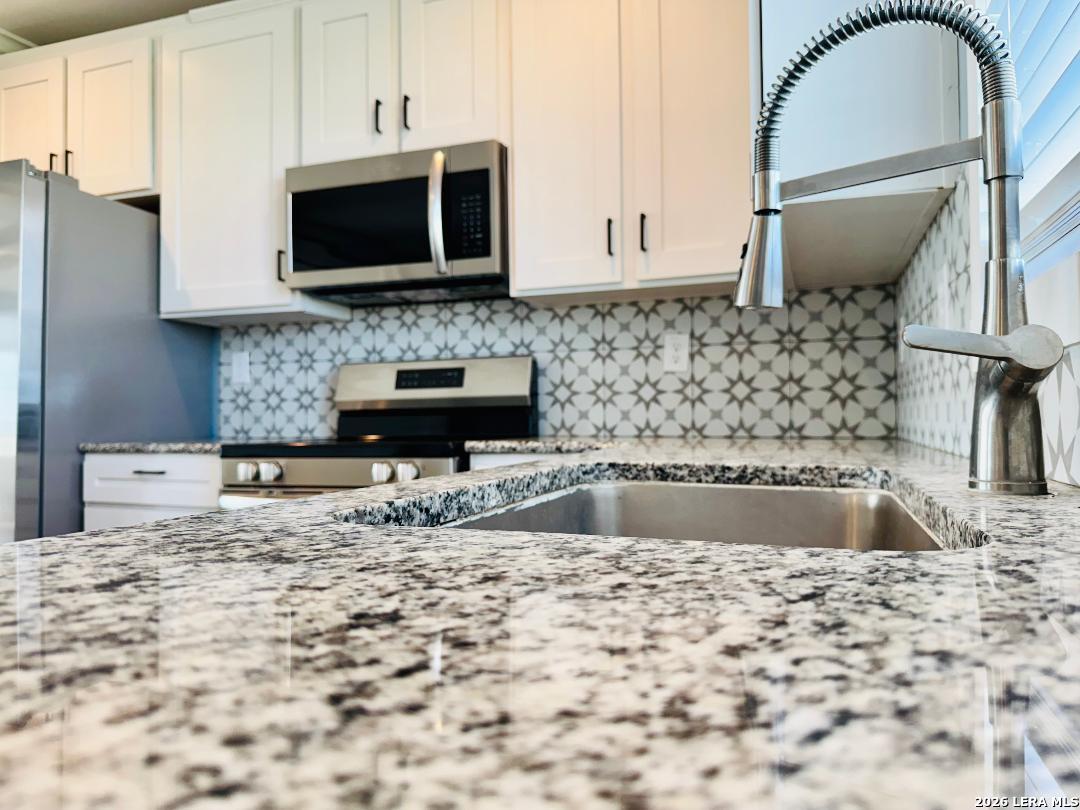 173 Medina Verde Drive Natalia TX 78059