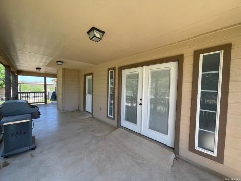 370 Alberts Lane Somerset TX 78069