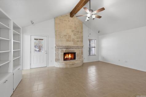 370 Alberts Lane Somerset TX 78069