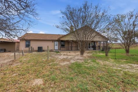 370 Alberts Lane Somerset TX 78069