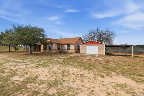 370 Alberts Lane Somerset TX 78069
