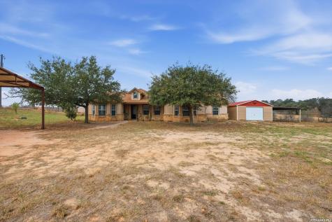 370 Alberts Lane Somerset TX 78069