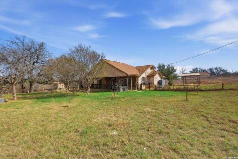 370 Alberts Lane Somerset TX 78069