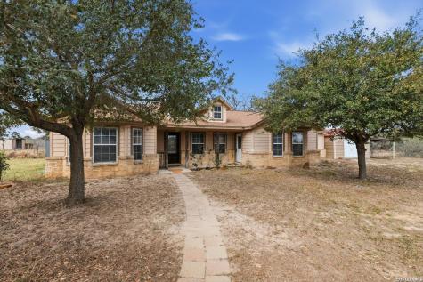 370 Alberts Lane Somerset TX 78069
