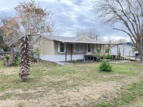 1404 Sycamore Street Victoria TX 77901