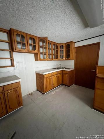 206 N 5th Street Carrizo Springs TX 78834
