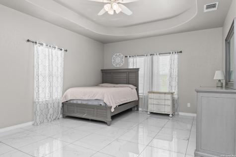 8116 Ventura Selma TX 78154