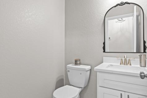 8116 Ventura Selma TX 78154