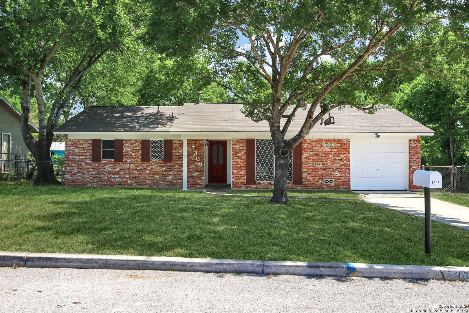 7306 Leading Oaks Street Live Oak TX 78233