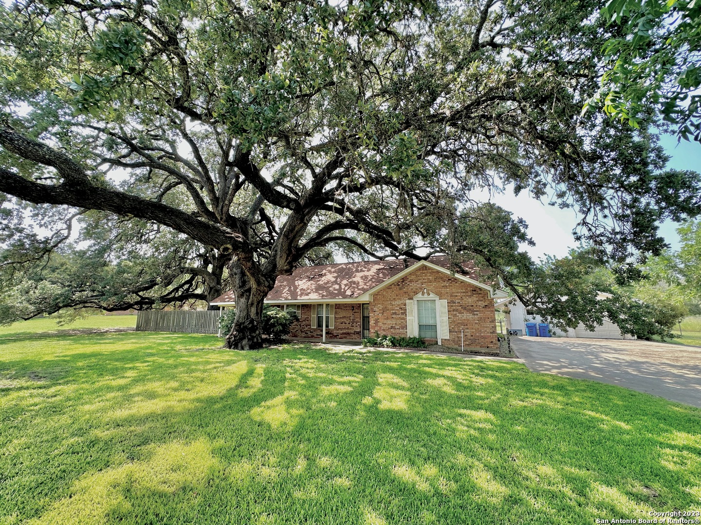610 Duck Street Pleasanton TX 78064