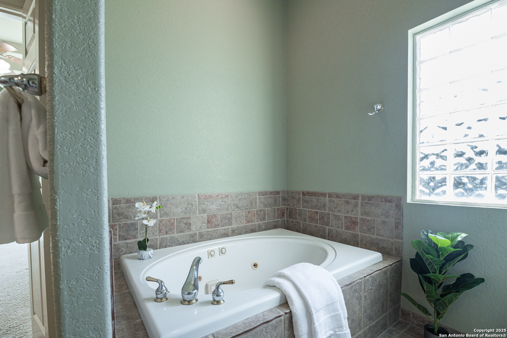 451 Winding View New Braunfels TX 78132