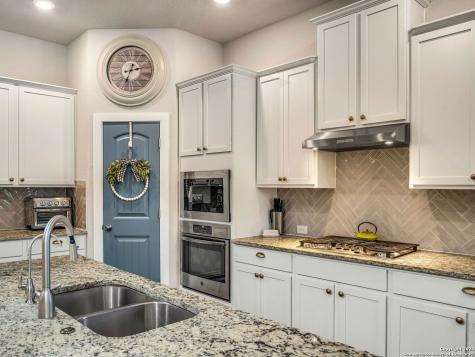 10546 Far Reaches Lane Helotes TX 78023