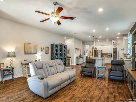 10546 Far Reaches Lane Helotes TX 78023