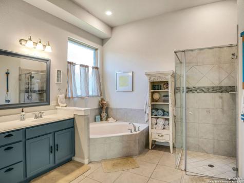 10546 Far Reaches Lane Helotes TX 78023