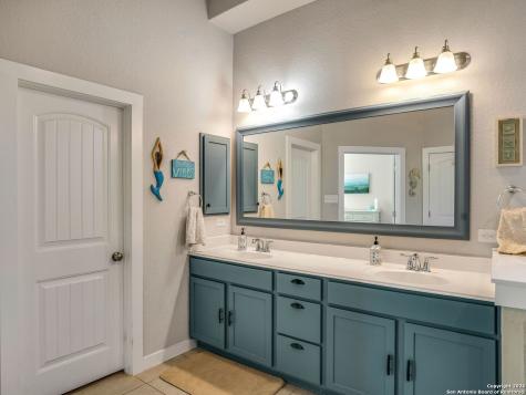 10546 Far Reaches Lane Helotes TX 78023