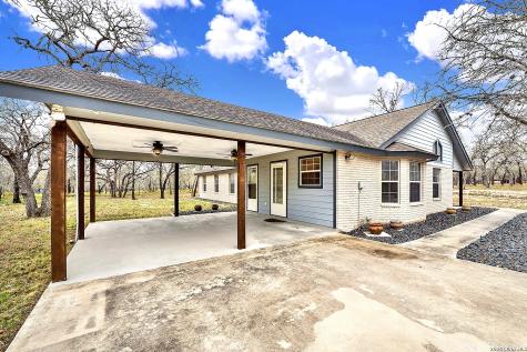 1026 Wild Flower Floresville TX 78114