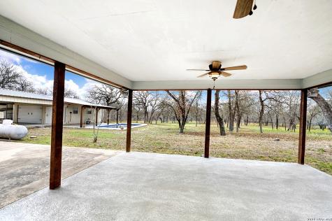 1026 Wild Flower Floresville TX 78114