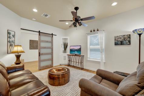 285 Rangeland Seguin TX 78155