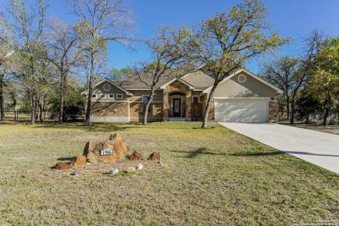 196 Great Oaks Boulevard La Vernia TX 78121