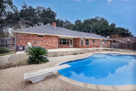 604 Elm Street Floresville TX 78114