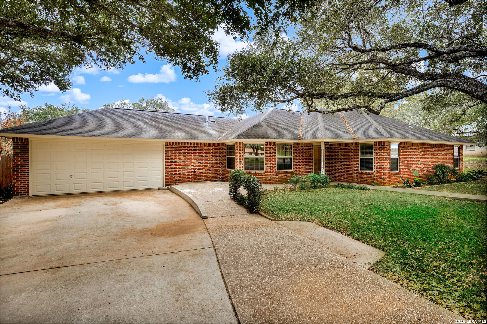 604 Elm Street Floresville TX 78114