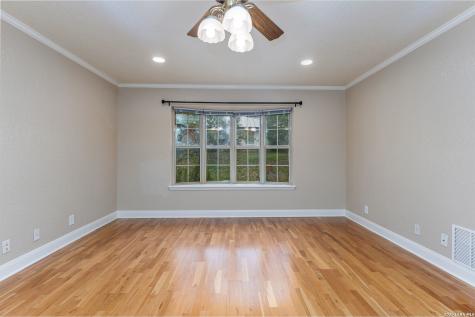 604 Elm Street Floresville TX 78114