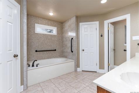 604 Elm Street Floresville TX 78114