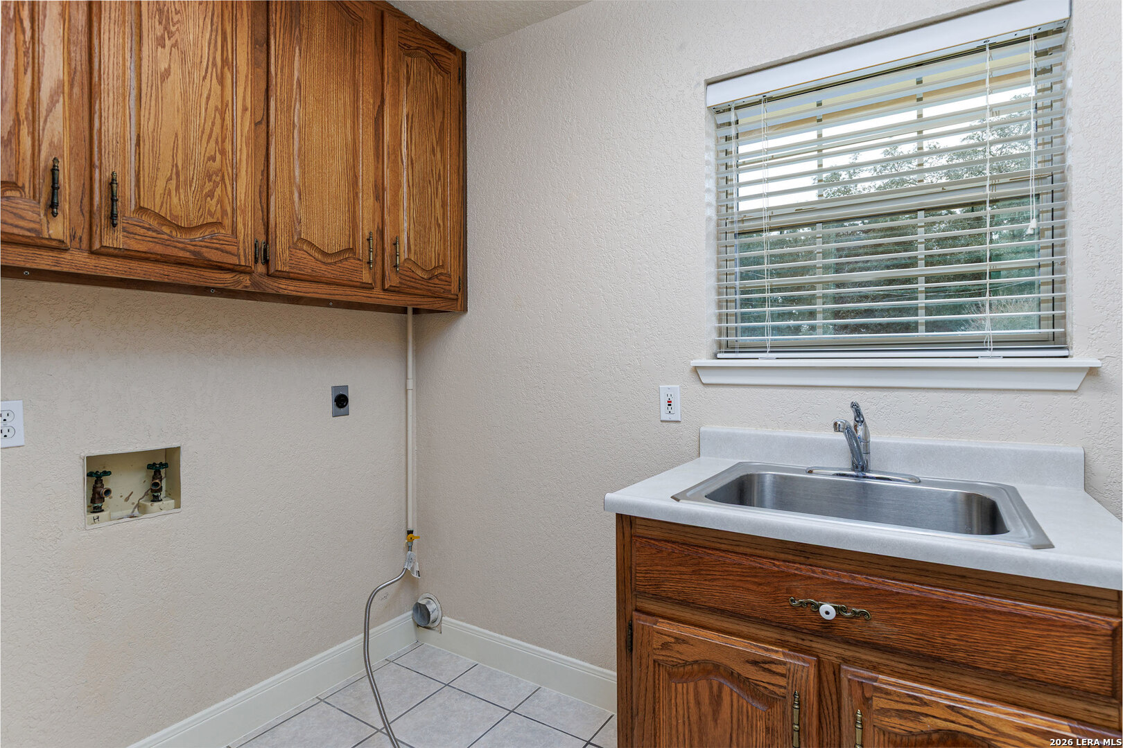 604 Elm Street Floresville TX 78114