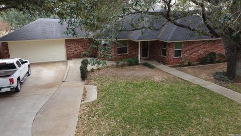 604 Elm Street Floresville TX 78114