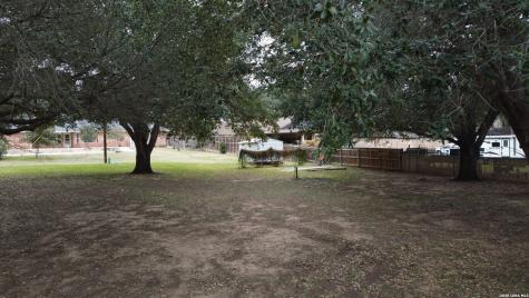 604 Elm Street Floresville TX 78114