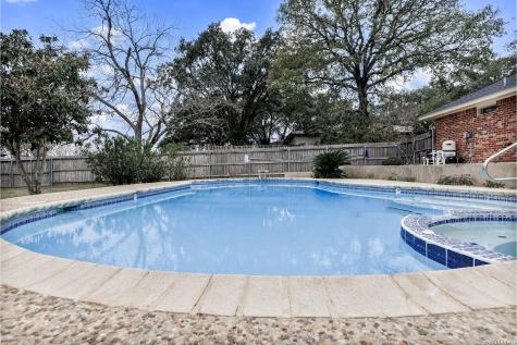 604 Elm Street Floresville TX 78114