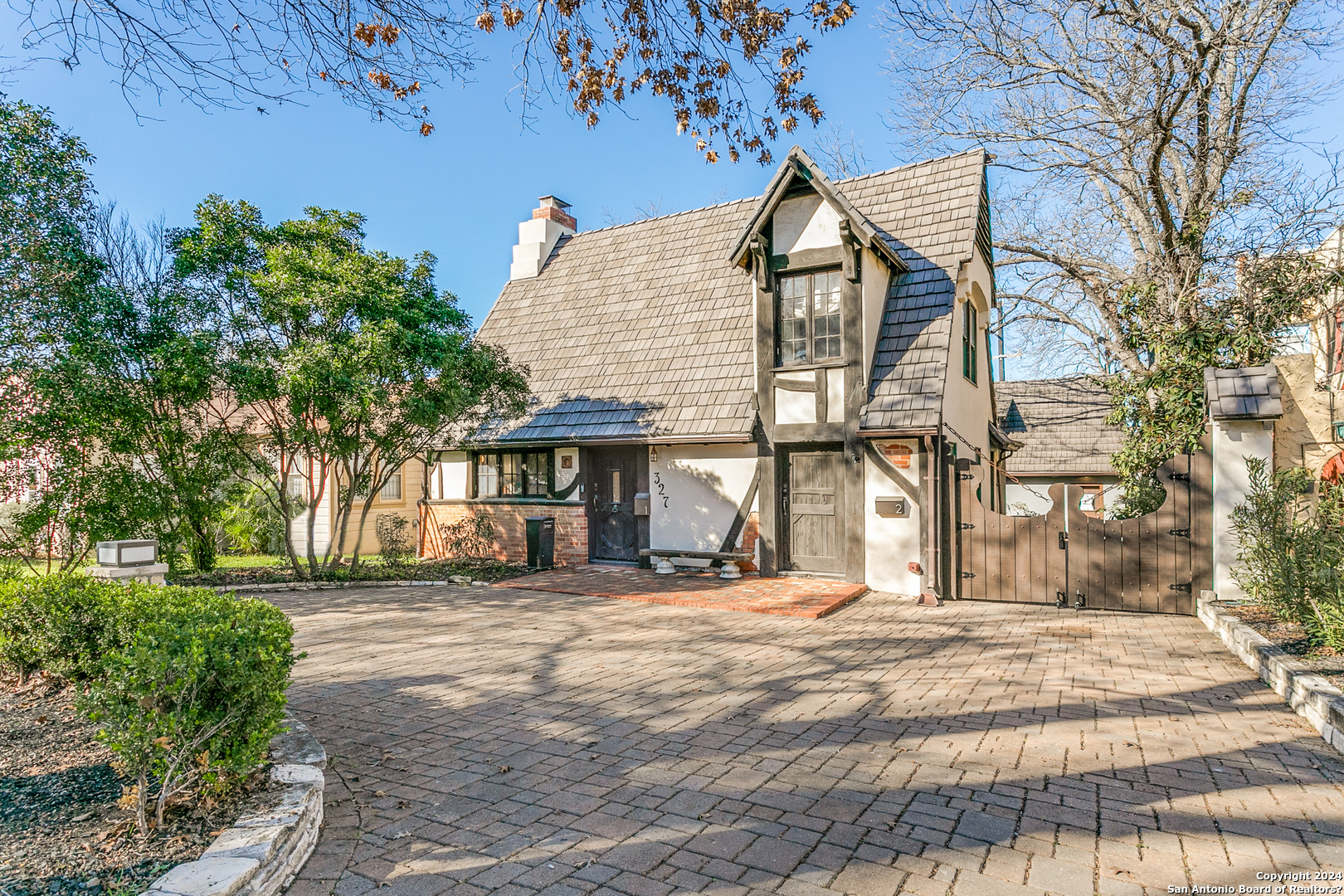 327 E Lullwood Avenue San Antonio TX 78212