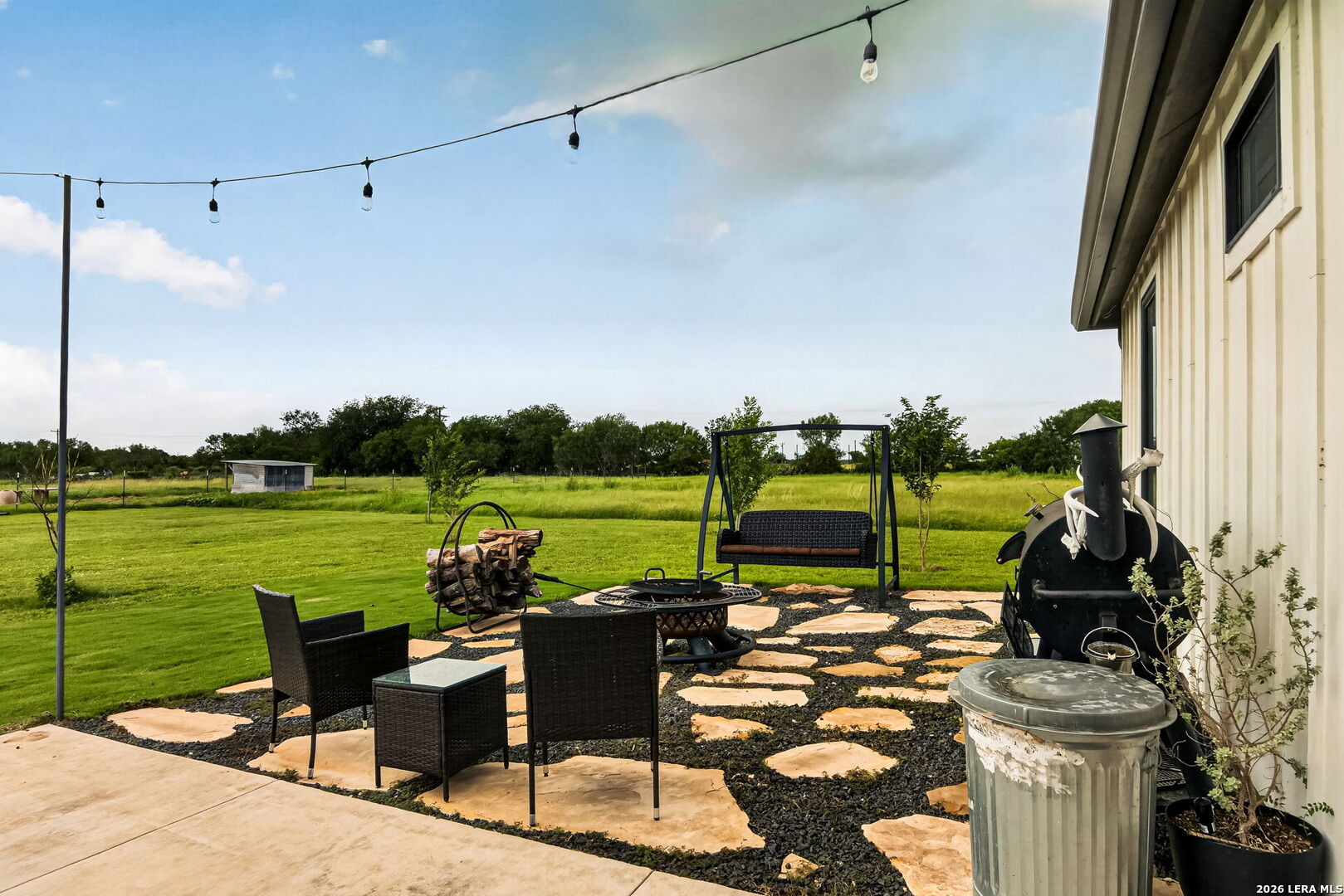 965 County Road 7611 Devine TX 78016