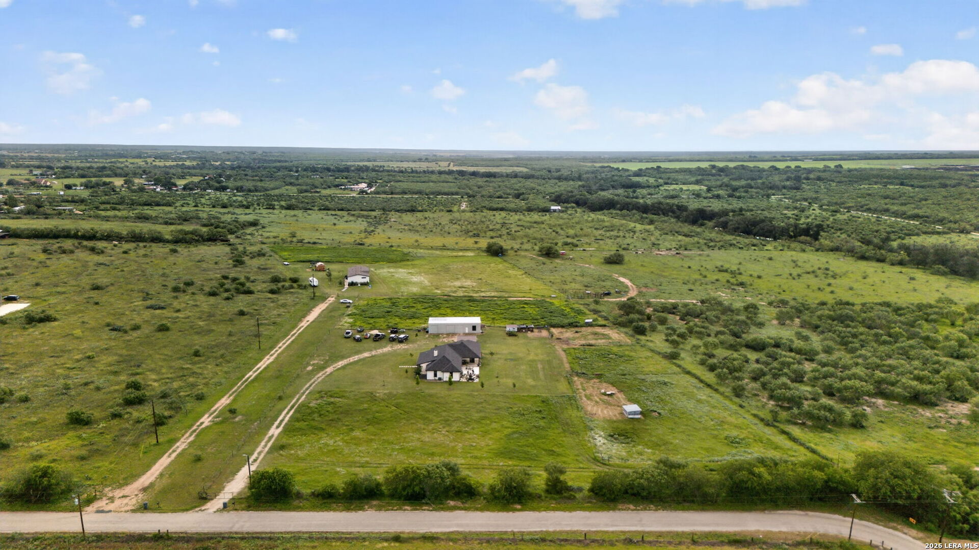 965 County Road 7611 Devine TX 78016