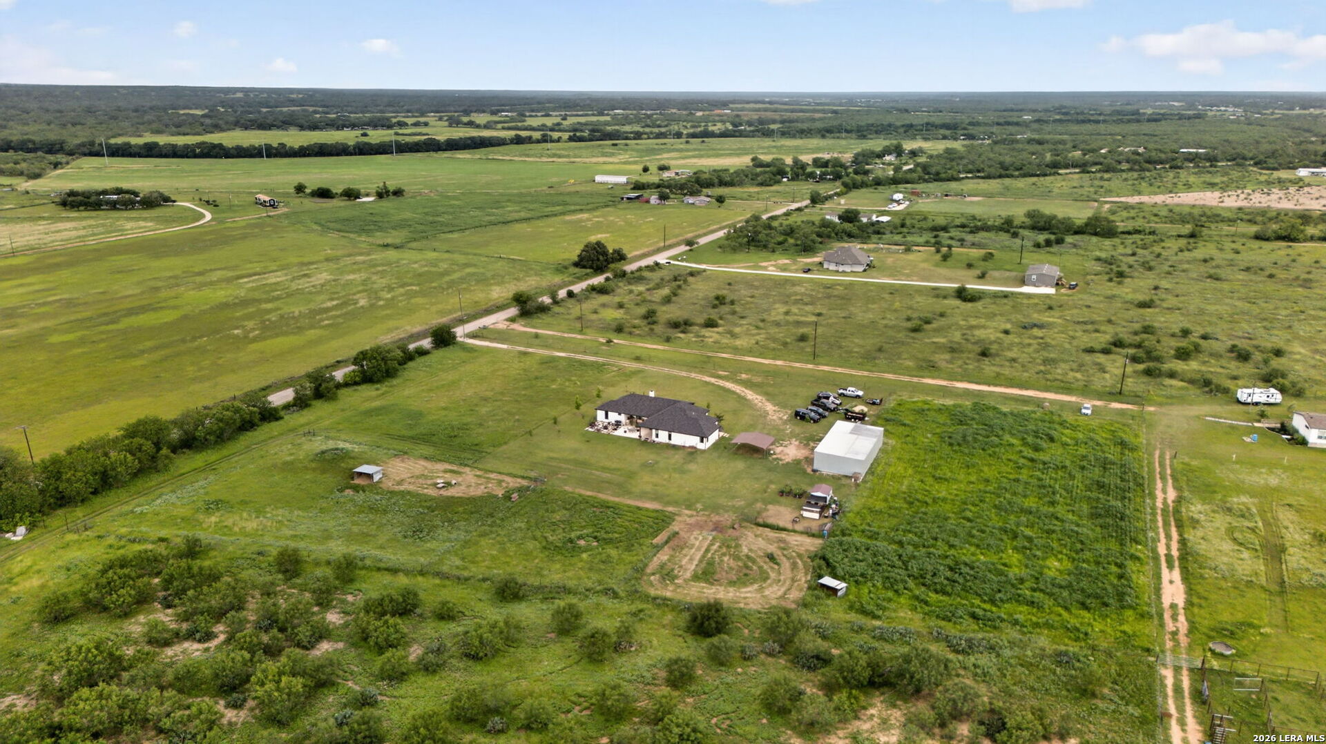 965 County Road 7611 Devine TX 78016