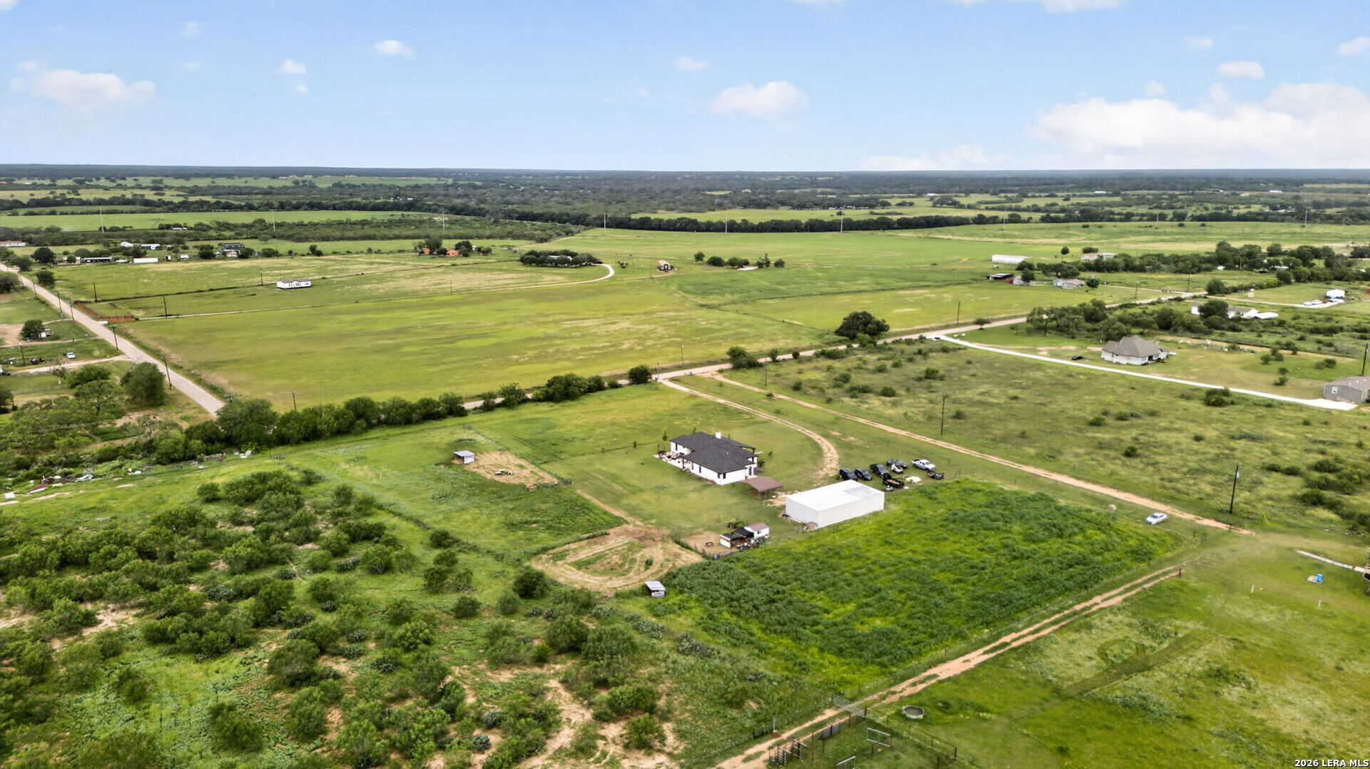 965 County Road 7611 Devine TX 78016
