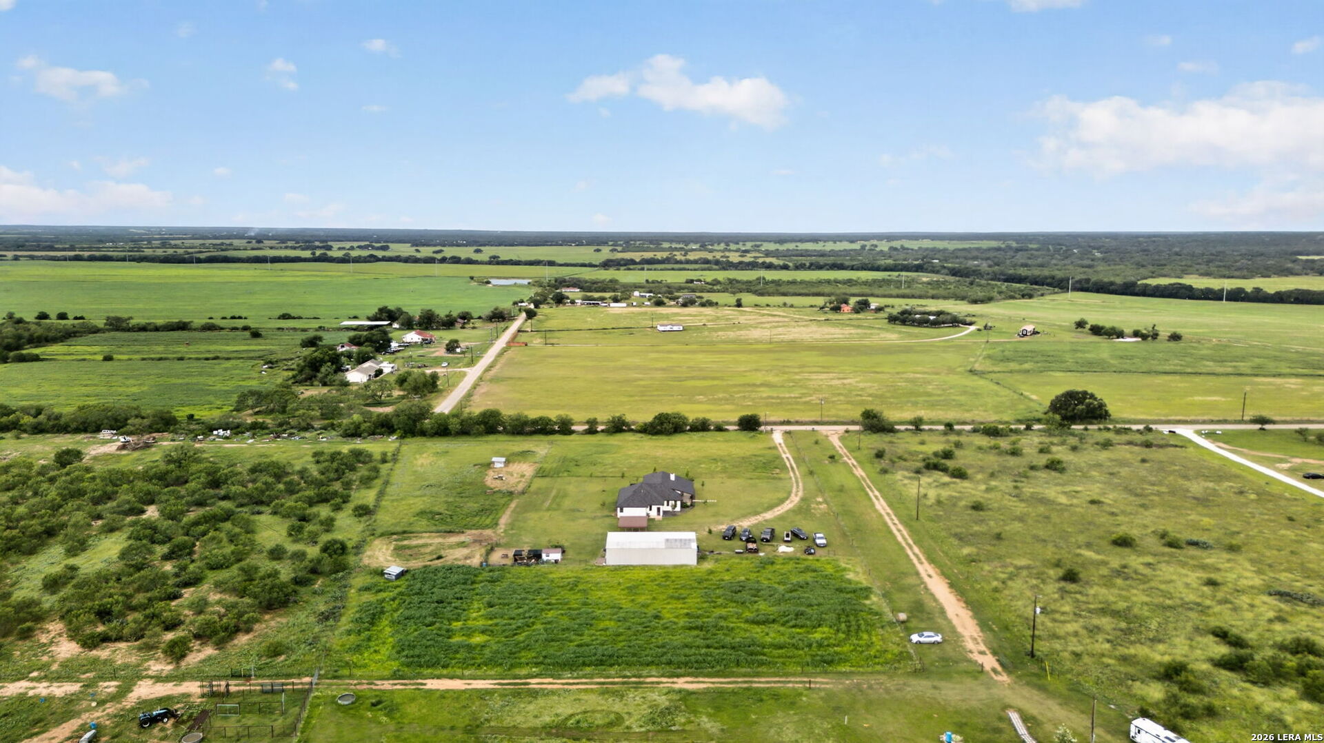965 County Road 7611 Devine TX 78016
